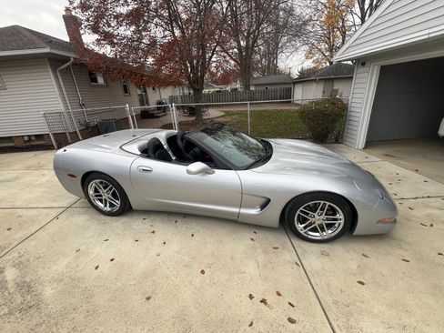 Used 1998 Chevrolet Corvette Convertible w/ Memory Pkg image 6