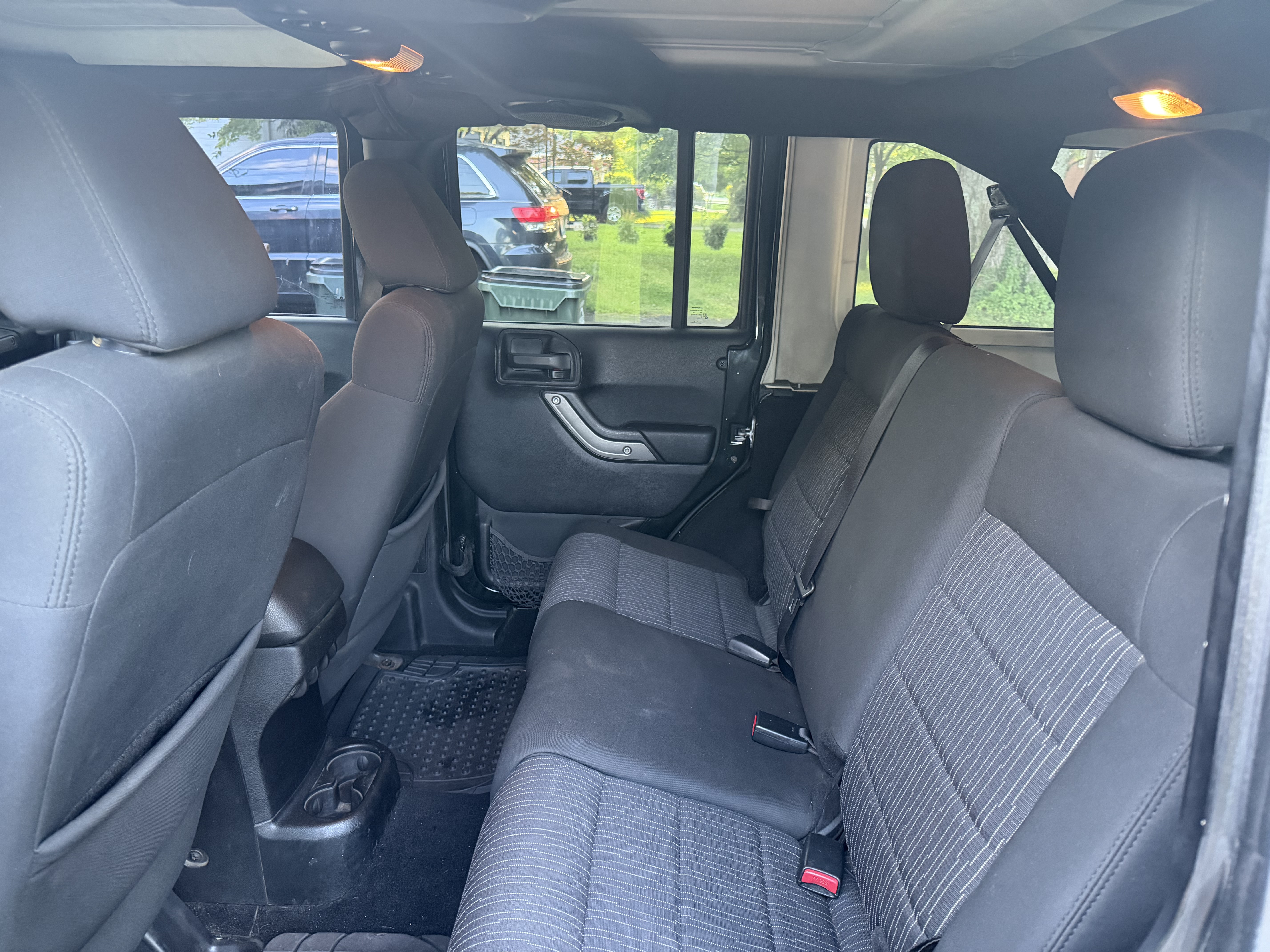 Used 2012 Jeep Wrangler Unlimited Sport w/ PWR Convenience Group AWD/4WD image 9