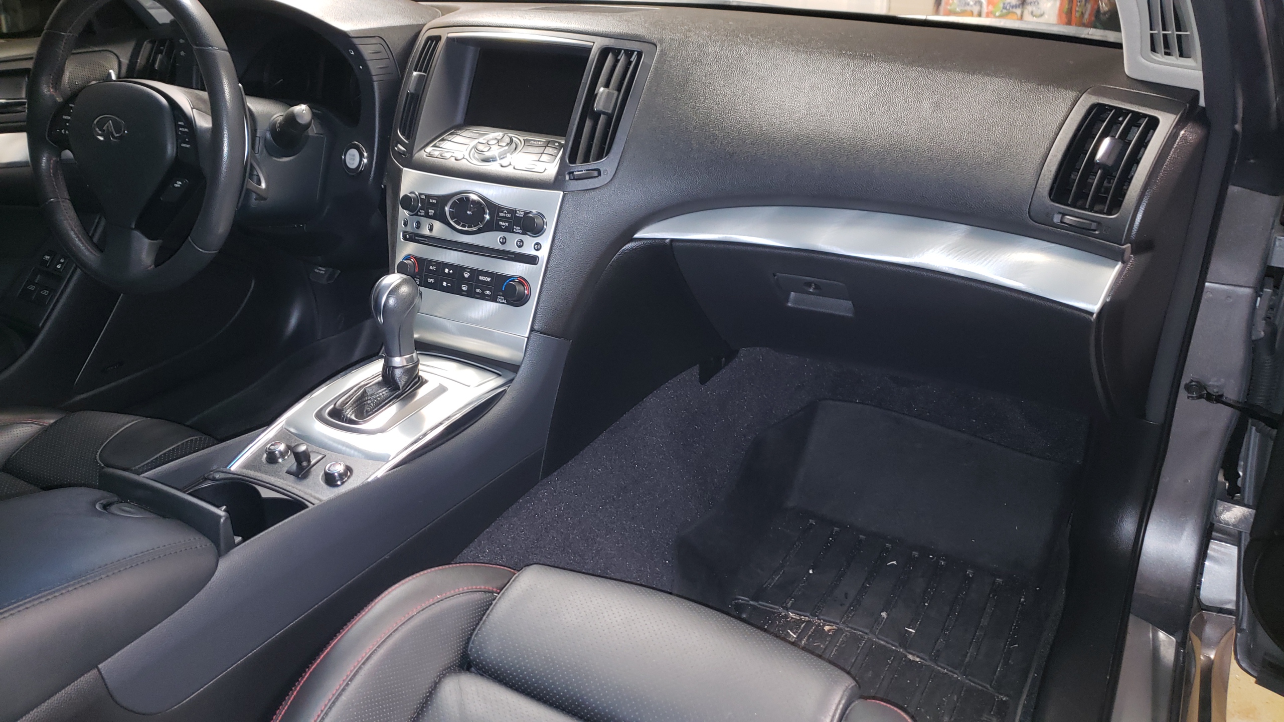 Used 2011 INFINITI G37 IPL RWD image 25