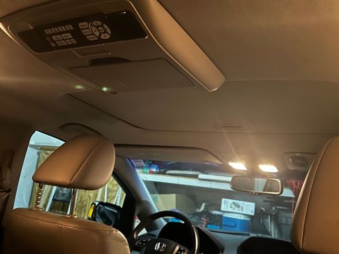 Used 2012 Honda Odyssey Touring Elite image 6