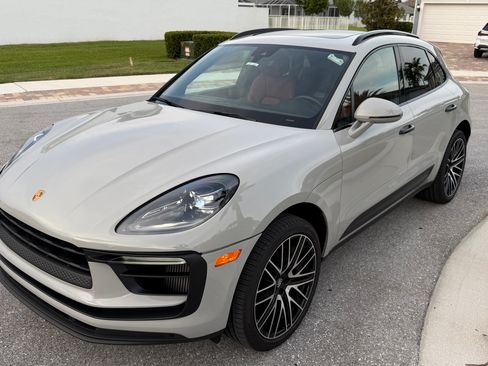 Used 2022 Porsche Macan S AWD/4WD image 4