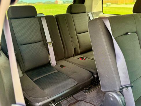 Used 2011 Chevrolet Tahoe LS image 13