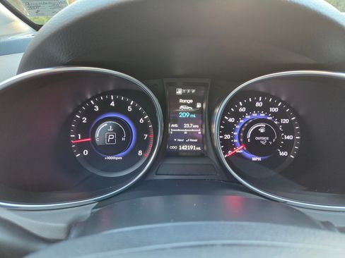 Used 2013 Hyundai Santa Fe Sport image 2