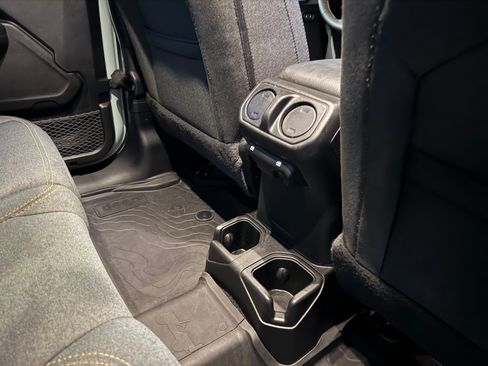 Used 2024 Jeep Wrangler Unlimited Sport image 15