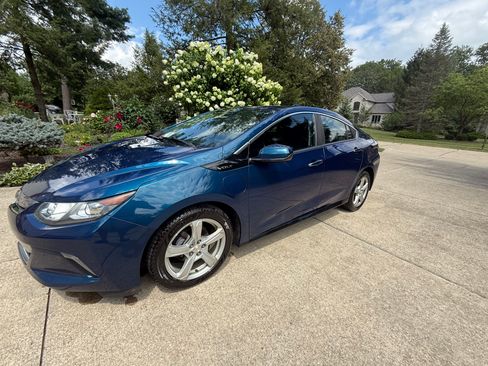 Used 2019 Chevrolet Volt LT w/ LT Driver Confidence Package FWD image 4