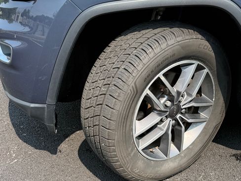 Used 2020 Jeep Grand Cherokee Limited AWD/4WD image 8