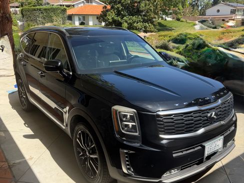 Used 2020 Kia Telluride SX w/ Towing Package FWD image 9