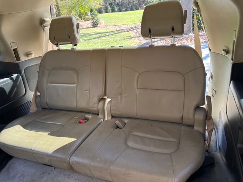 Used 2011 Toyota Land Cruiser w/ Upgrade Pkg image 16