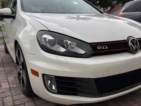 Used 2011 Volkswagen Golf 2-Door FWD image 5