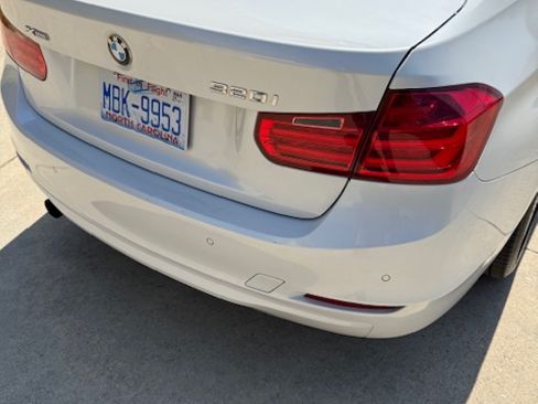 Used 2014 BMW 320i xDrive Sedan image 9