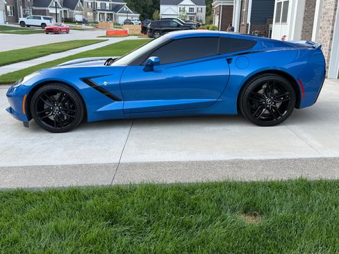 Used 2014 Chevrolet Corvette Stingray Coupe w/ 2LT Preferred Equipment Group RWD image 18