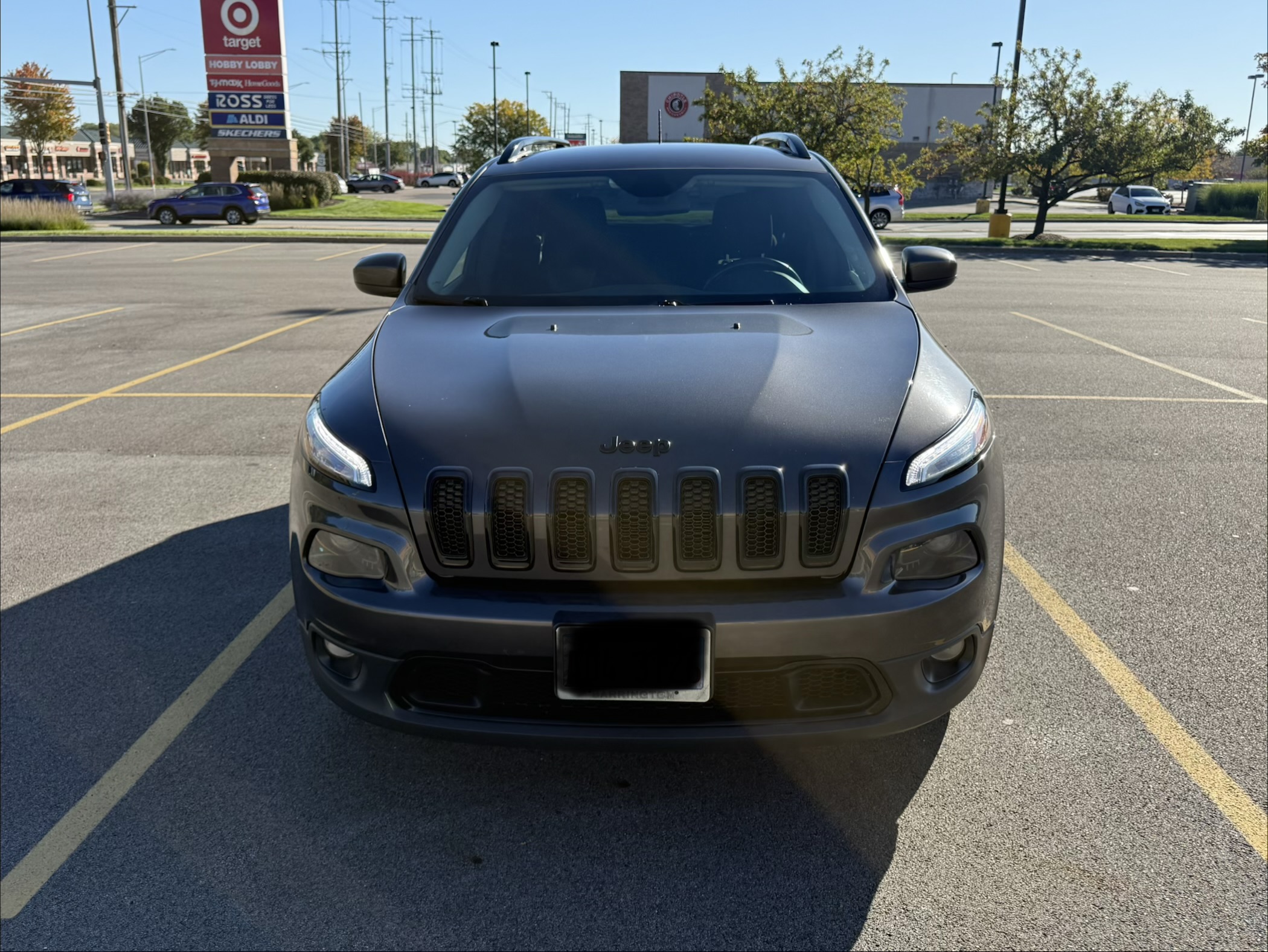 Used 2018 Jeep Cherokee Latitude w/ Altitude Package FWD image 22
