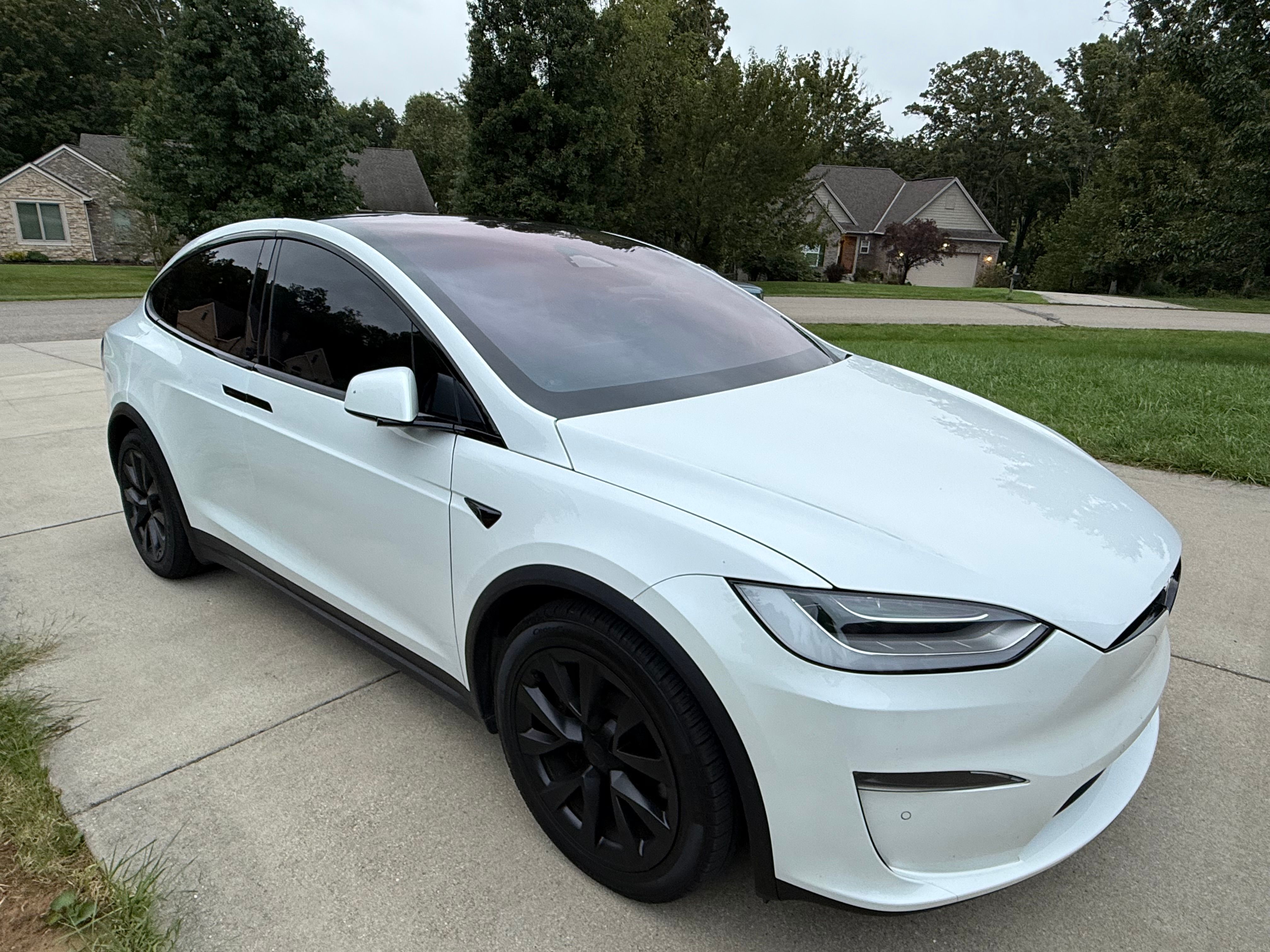 Used 2023 Tesla Model X AWD/4WD image 9