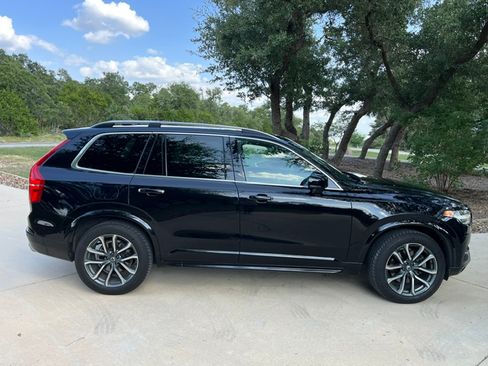Used 2017 Volvo XC90 T6 Momentum w/ Vision Package AWD/4WD image 9