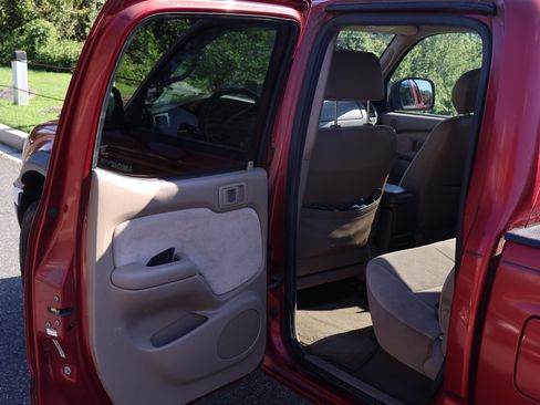 Used 2003 Toyota Tacoma PreRunner w/ Pwr Pkg w/ Mirrors RWD image 9