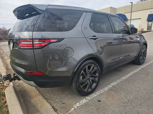 Used 2018 Land Rover Discovery HSE image 9