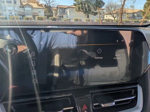 Used 2024 Chevrolet TrailBlazer LT w/ LT Cold Weather Package image 10