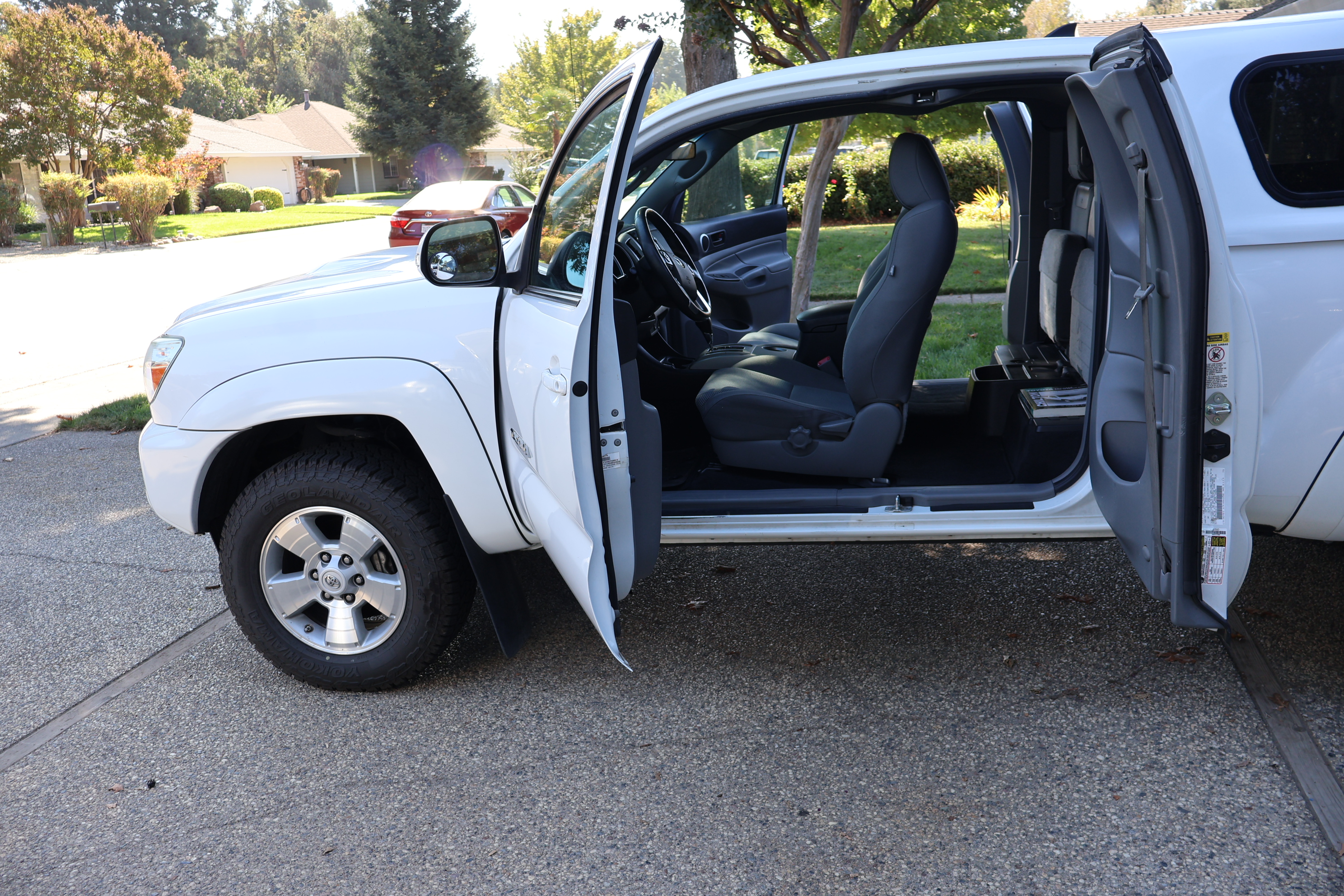 Used 2015 Toyota Tacoma PreRunner w/ TRD Sport Package RWD image 10