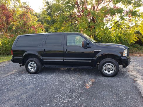 Used 2005 Ford Excursion Limited image 9