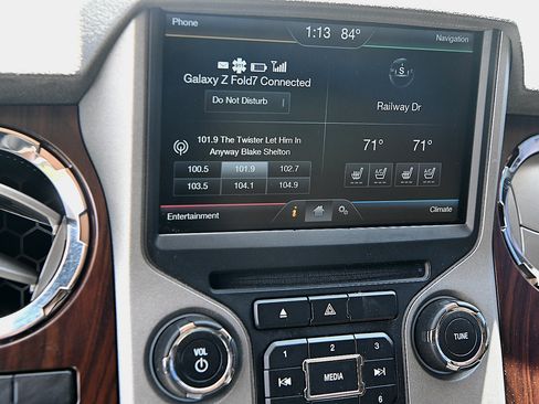 Used 2015 Ford F250 Lariat w/ Chrome Package AWD/4WD image 8