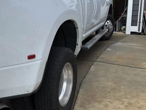 Used 2014 RAM 3500 Big Horn image 2