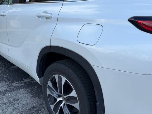 Used 2023 Toyota Highlander XLE image 8