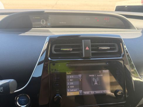 Used 2019 Toyota Prius LE w/ Carpet Mat Package FWD image 16