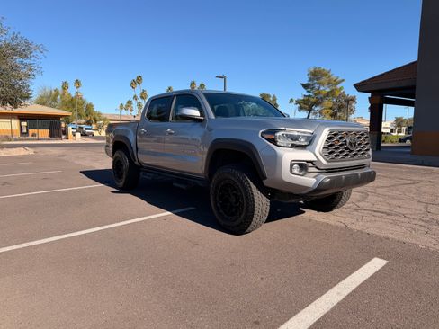 Used 2020 Toyota Tacoma TRD Off-Road image 4