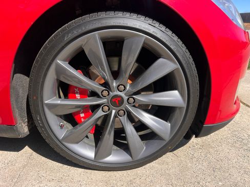 Used 2013 Tesla Model S image 12