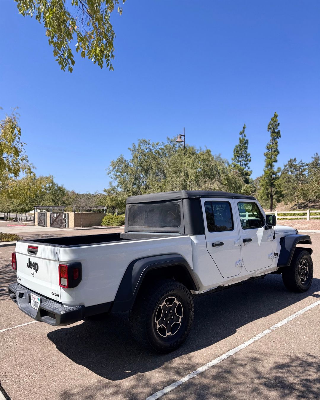 Used 2020 Jeep Gladiator Sport w/ Quick Order Package 24S AWD/4WD image 7