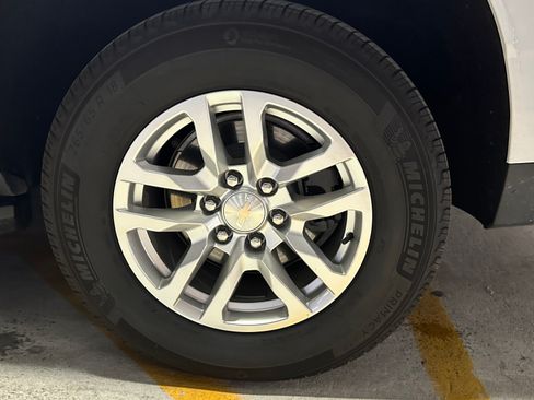 Used 2023 Chevrolet Suburban LT image 30