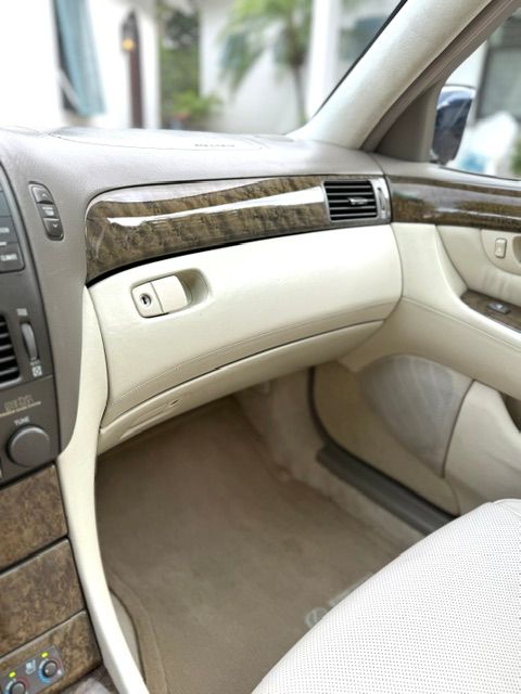 Used 2001 Lexus LS 430 w/ Ultra Luxury Pkg RWD image 10