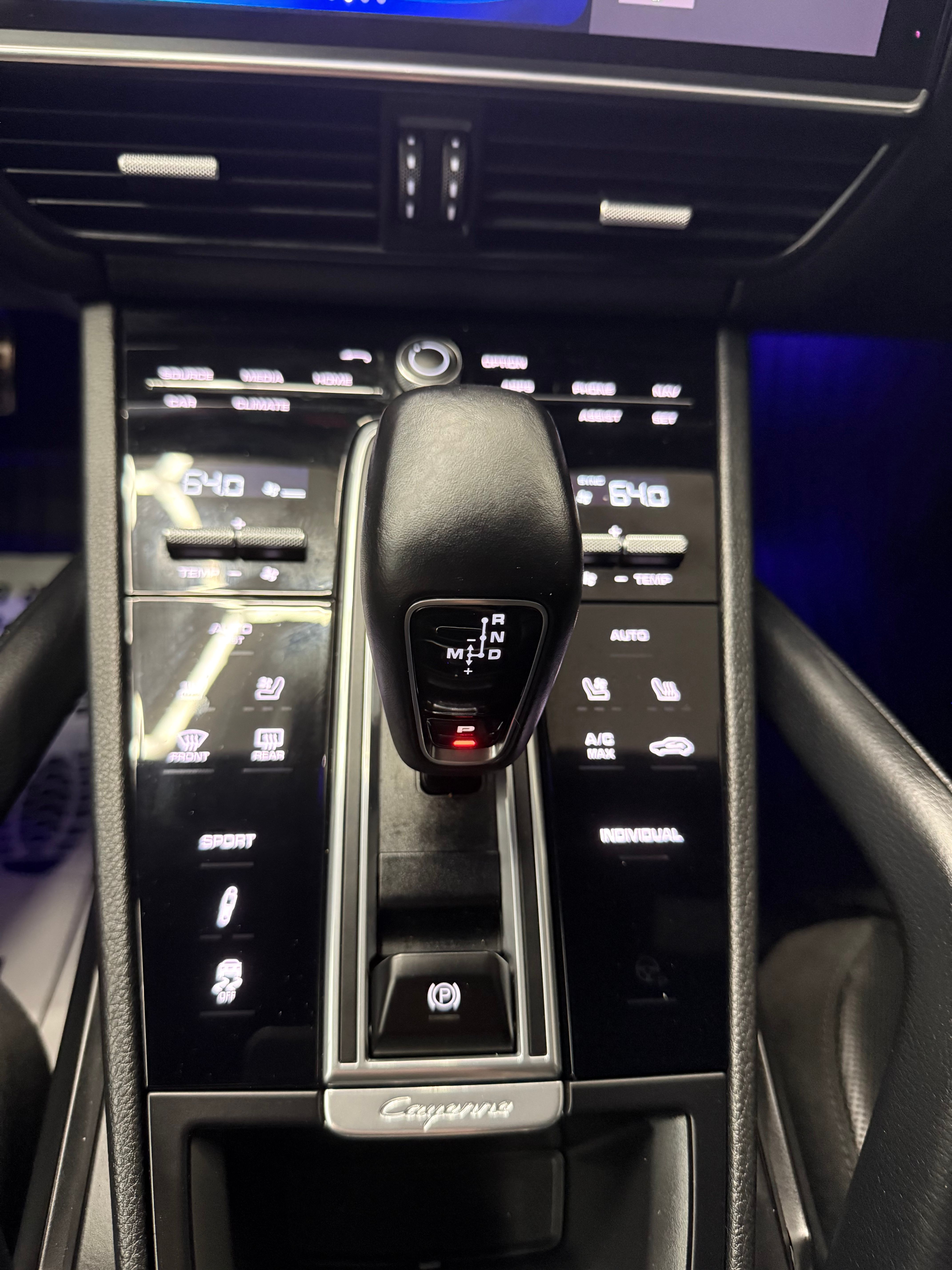Used 2021 Porsche Cayenne S AWD/4WD image 27