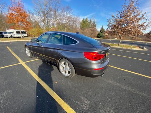 Used 2018 BMW 330i Gran Turismo xDrive image 10