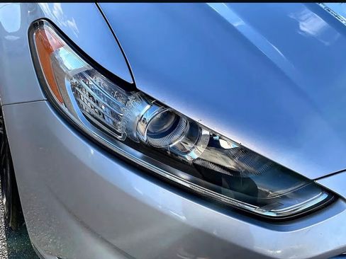 Used 2016 Ford Fusion SE w/ Equipment Group 202A image 14