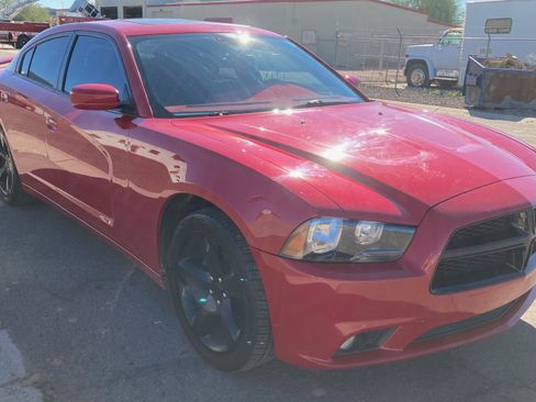 Used 2013 Dodge Charger SXT w/ Blacktop Pkg image 10