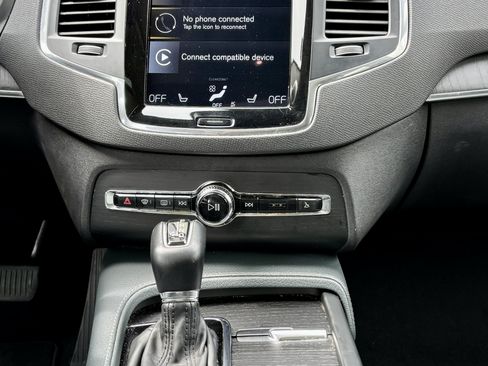 Used 2020 Volvo XC90 T6 Momentum image 15