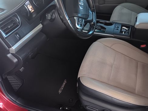 Used 2016 Toyota Camry XSE image 15