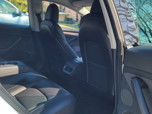 Used 2021 Tesla Model 3 Standard Range Plus image 11