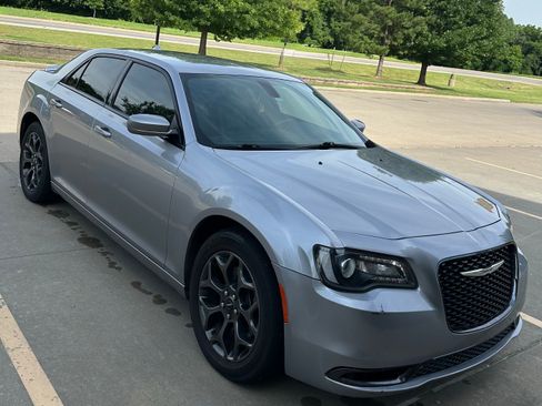 Used 2018 Chrysler 300 S AWD/4WD image 1