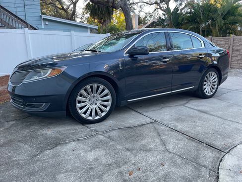 Used 2013 Lincoln MKS image 1