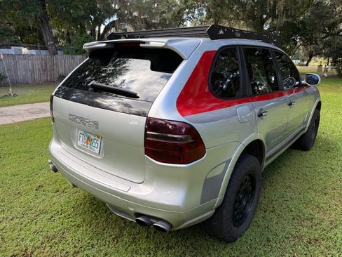 Used 2010 Porsche Cayenne GTS image 5