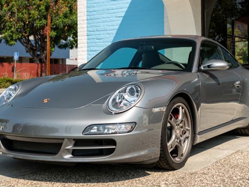Used 2006 Porsche 911 Carrera S image 2