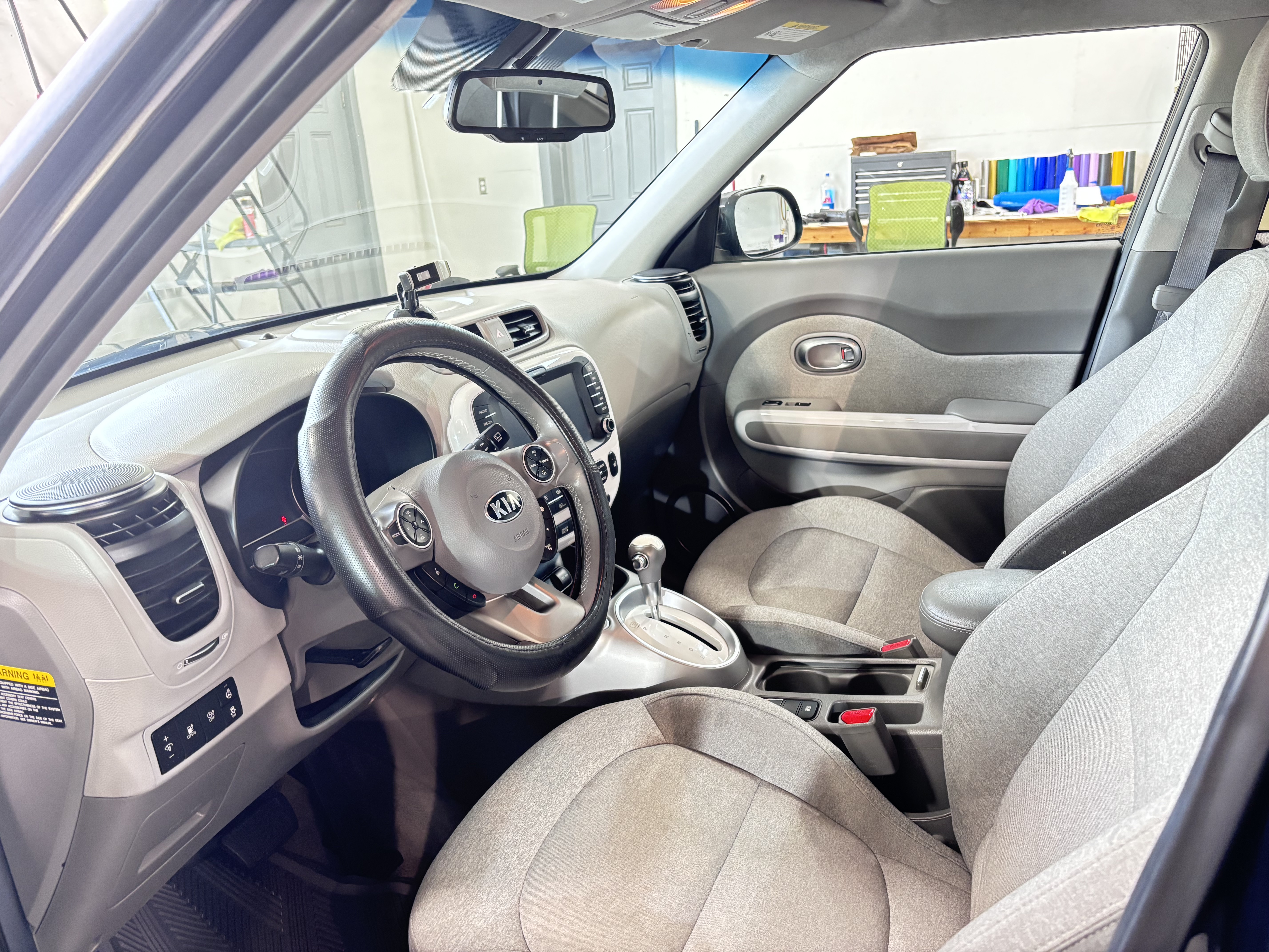 Used 2017 Kia Soul EV FWD image 2
