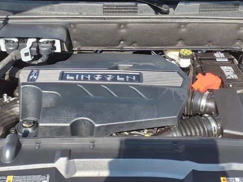 Used 2019 Lincoln Nautilus Reserve image 16