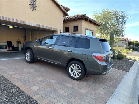 Used 2009 Toyota Highlander Hybrid image 2