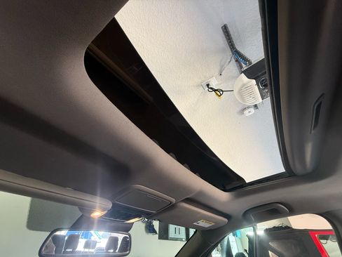 Used 2018 Honda Pilot Elite image 16