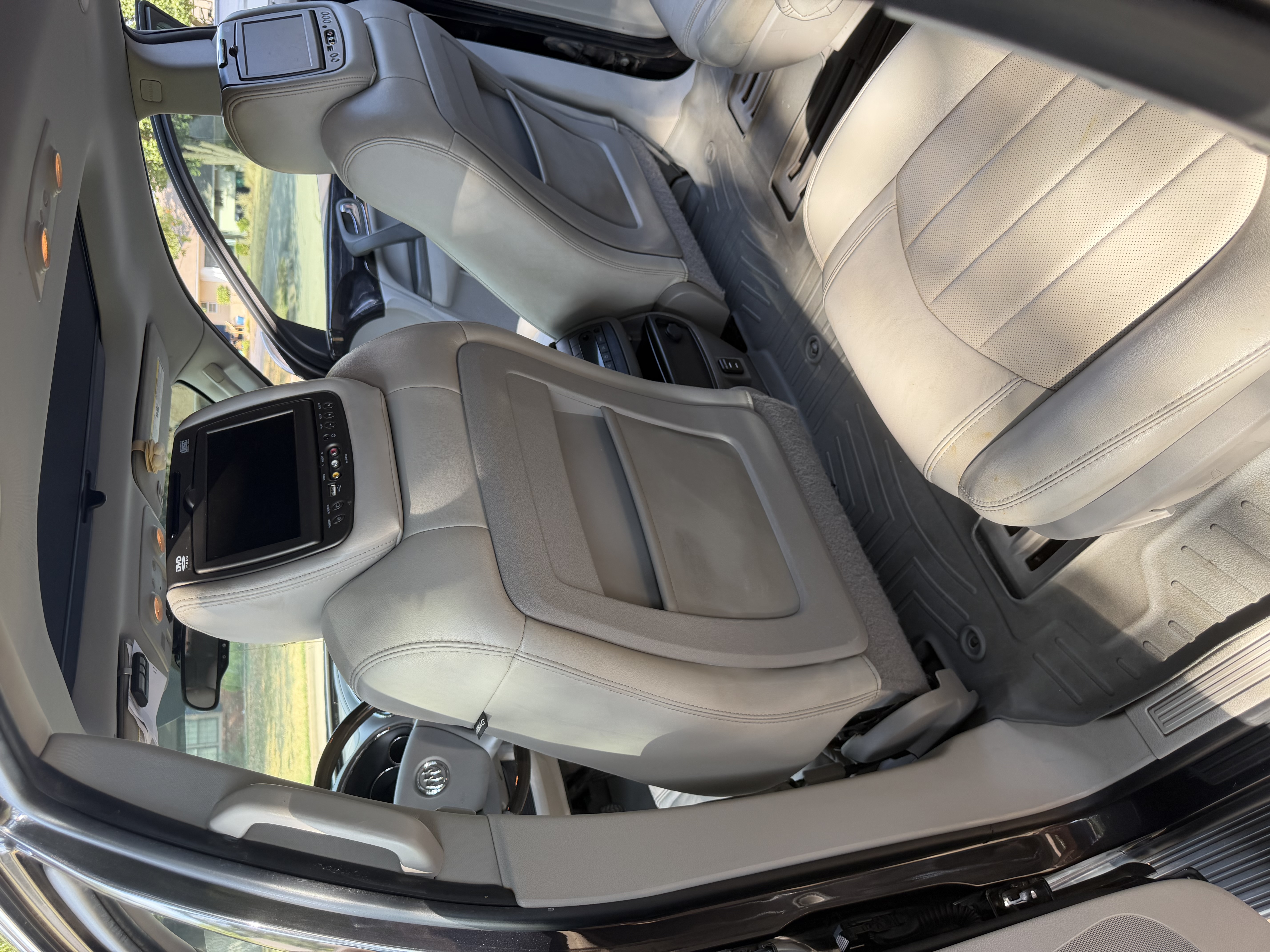 Used 2015 Buick Enclave Premium w/ Experience Buick Package FWD image 9
