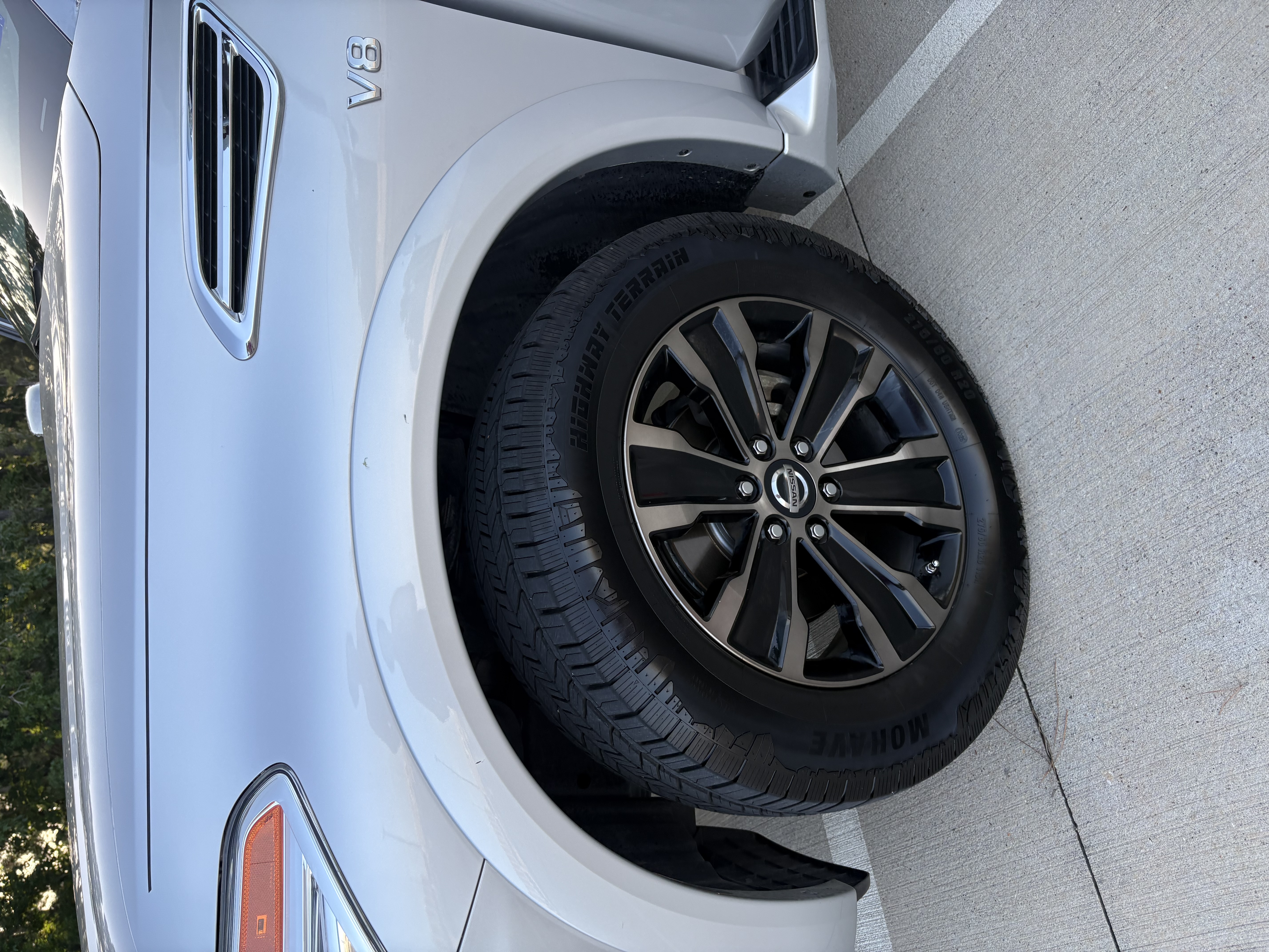 Used 2019 Nissan Armada Platinum w/ Captain's Chairs Package RWD image 10