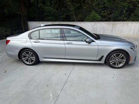 Used 2017 BMW 750i xDrive image 5